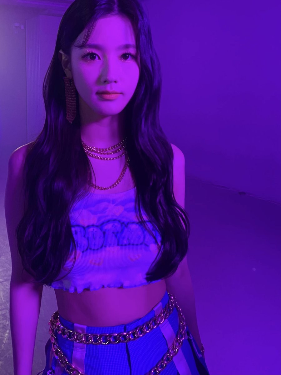 Miyou from G I-Dle and Chonguk