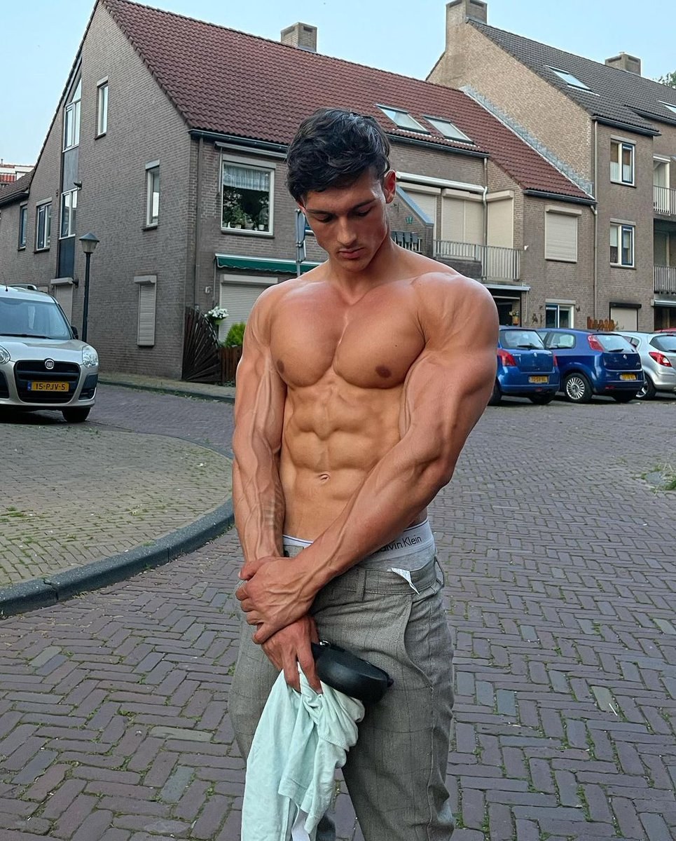 Naked famous bloggers dick