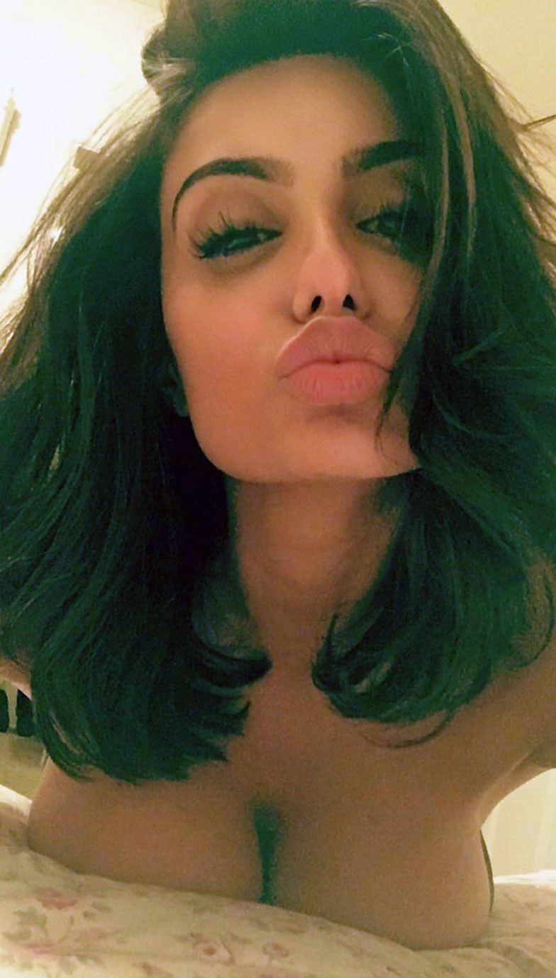 Mikaela Hoover (58 photos)