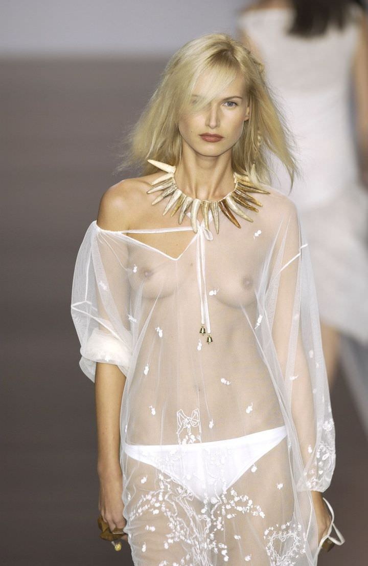 Naked fashion models on shows