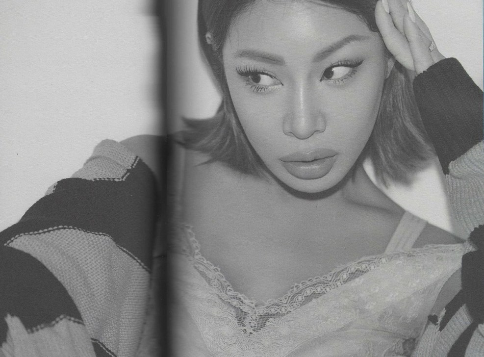 Diva Overvotech schoolgirl