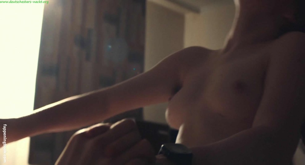 The lesbian calmed his girlfriend