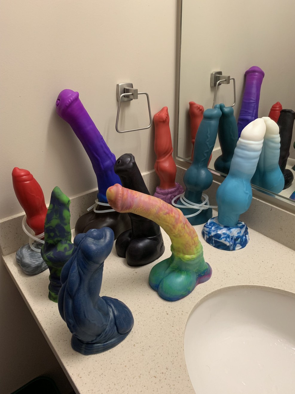 Bad Dragon cums from Anal
