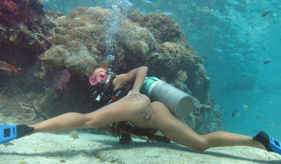 Naked underwater diving