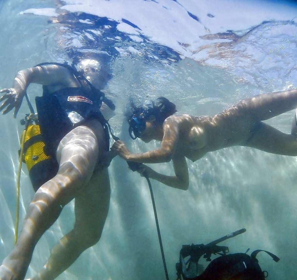 Fuck under the water in the tank