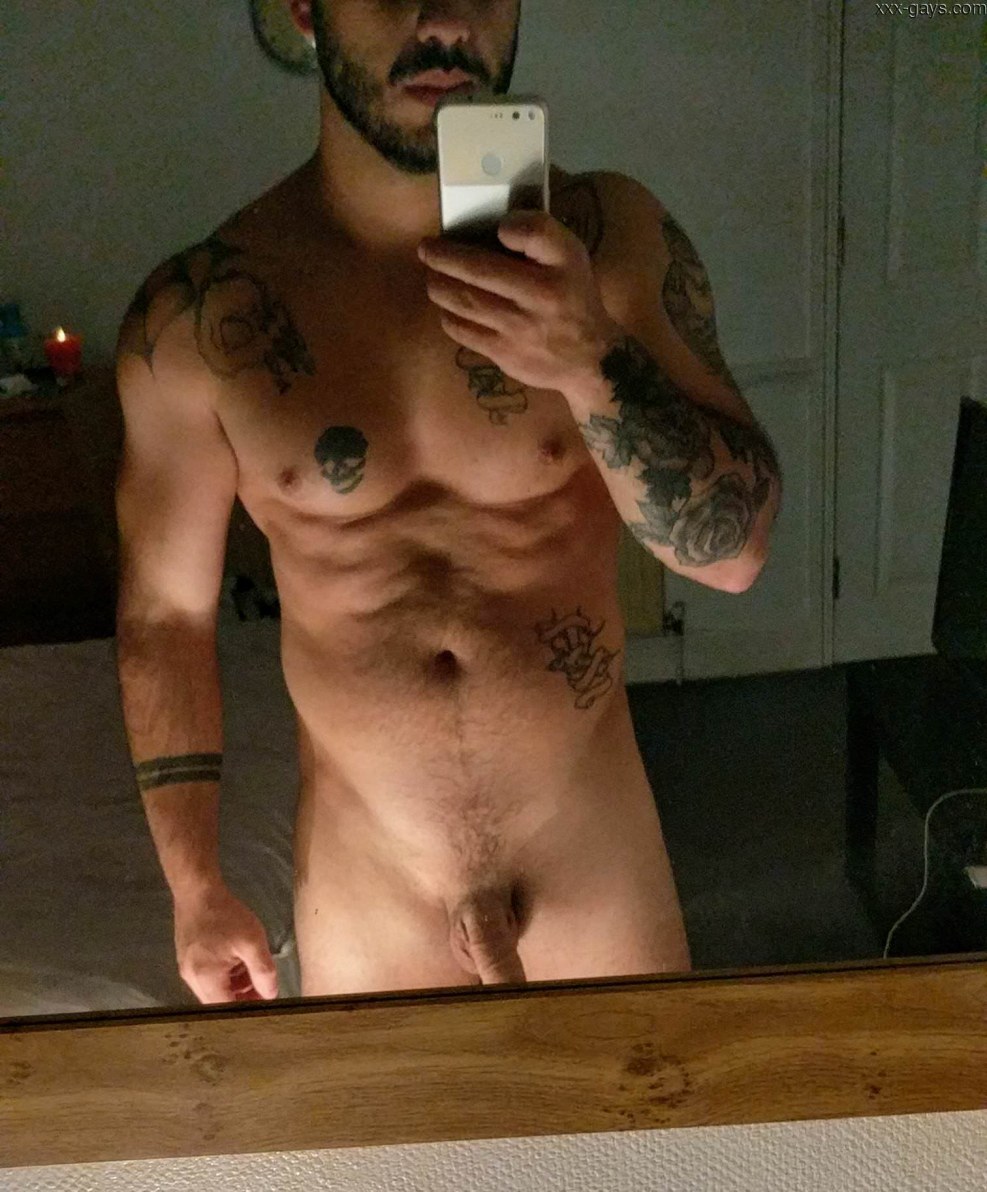 Yeferson Cossio naked