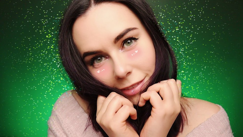 Blogger ASMR Elena Blogger Heyhelen