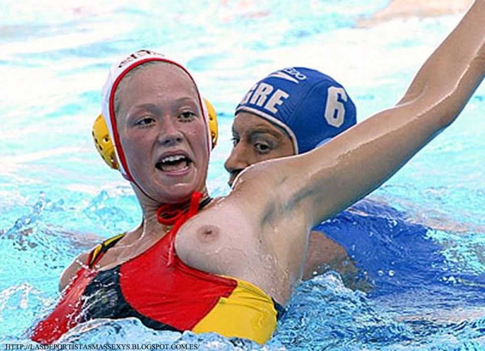 Women's water polo piquant moments