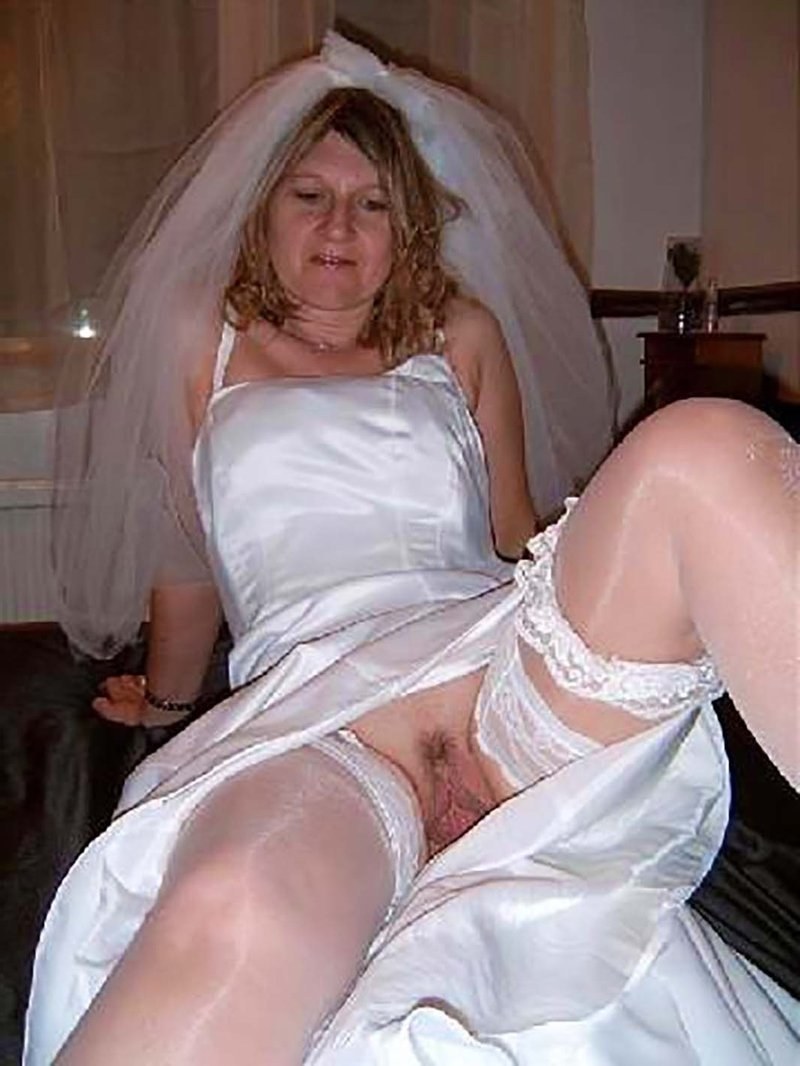 Mature brides without panties