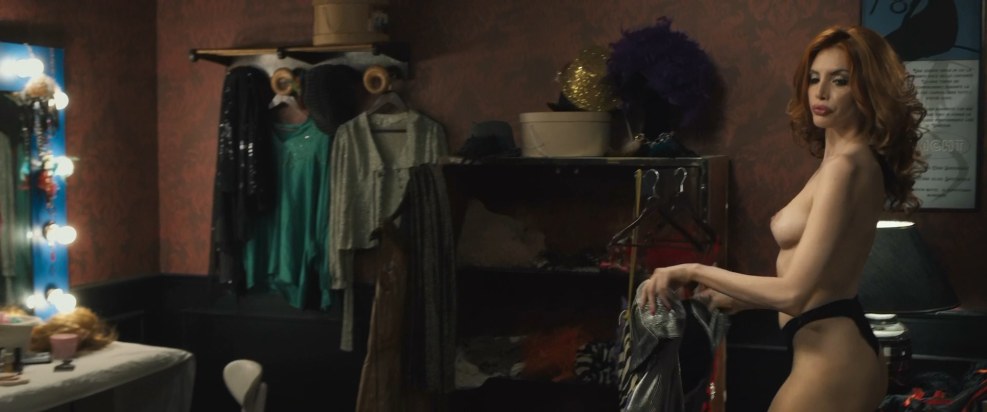 Latina Beauty Calypso in Sexy Nude Photos Famosa