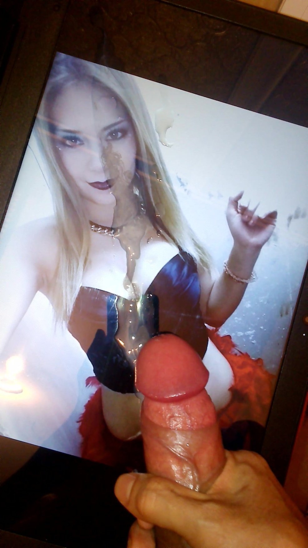 Cum Tribute made a hole