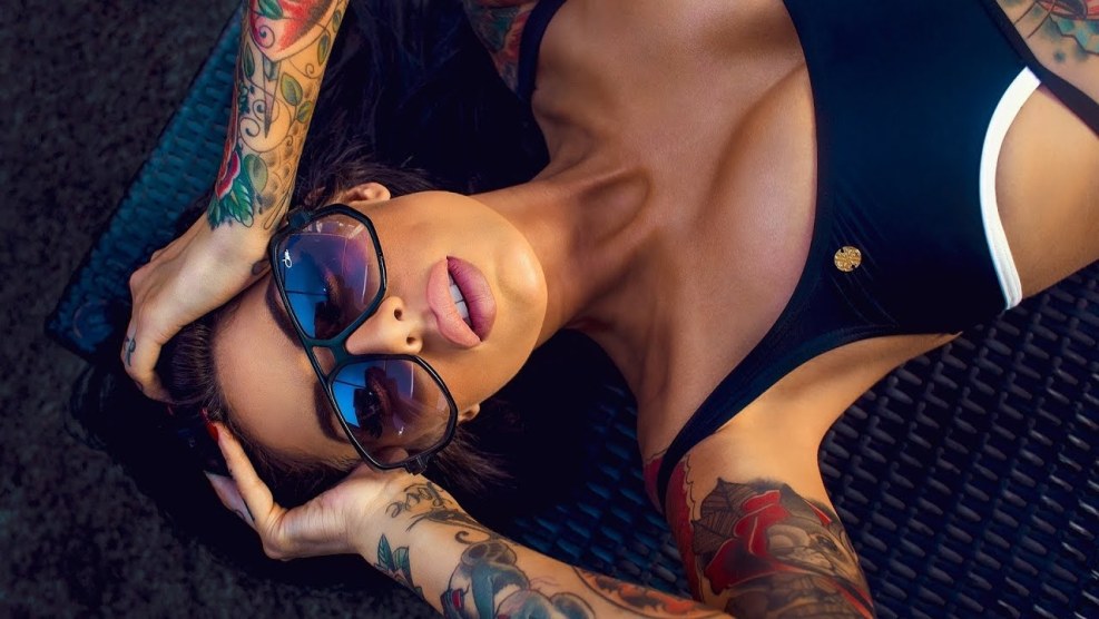 Chicks with tattoos
