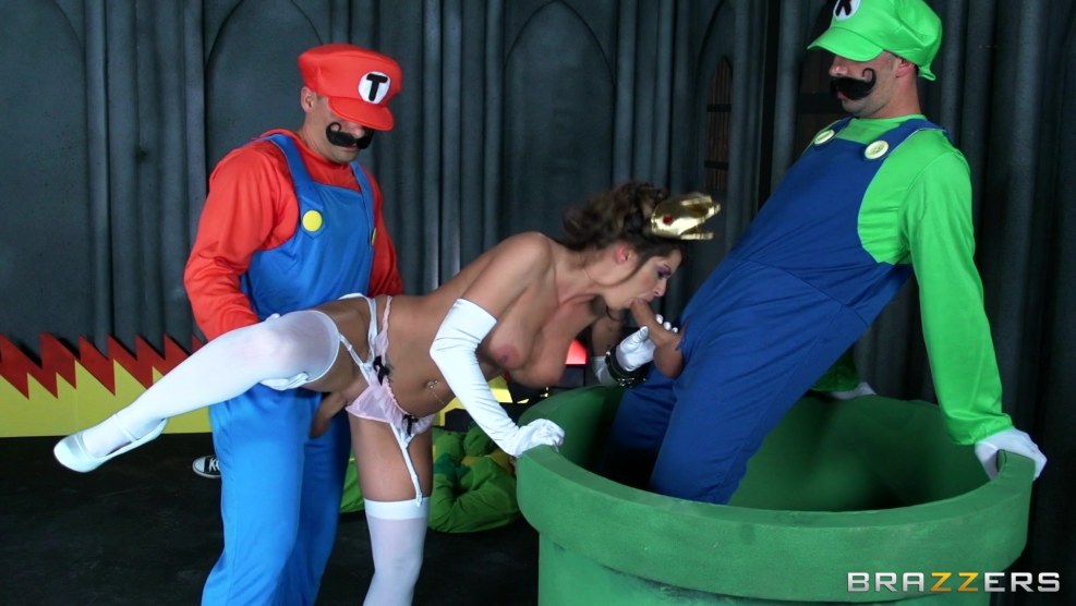 Princess Mario Cosplay XXX