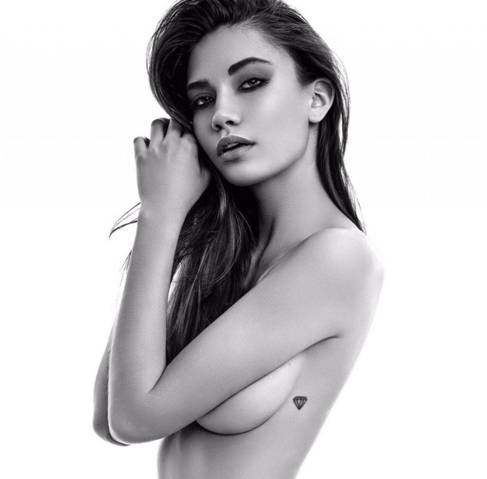 Emma Zingelshmuller Nude