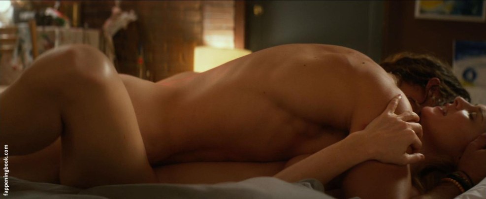 Alexandra Daddario Tits