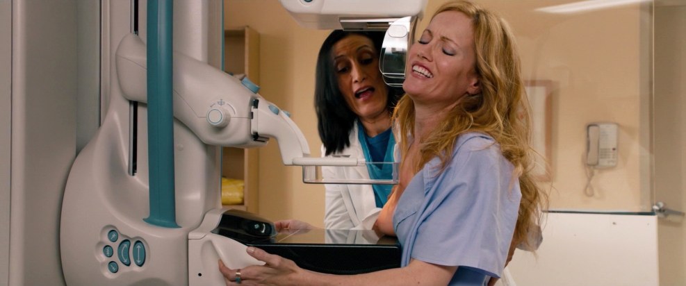 Leslie Mann bed scenes