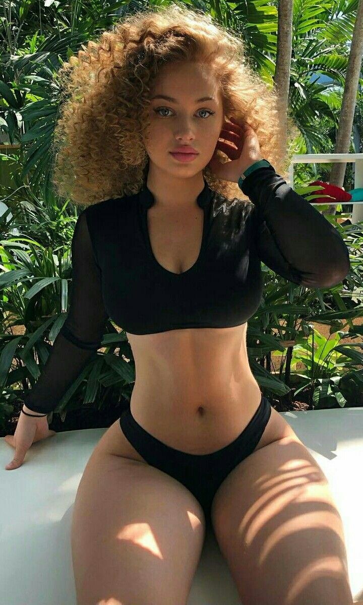 Maya Van de Weil Instagram