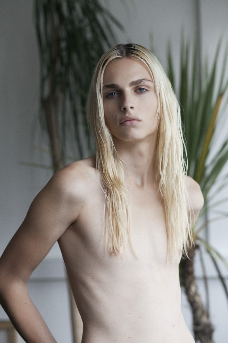 Andrea Pezhich with new tits