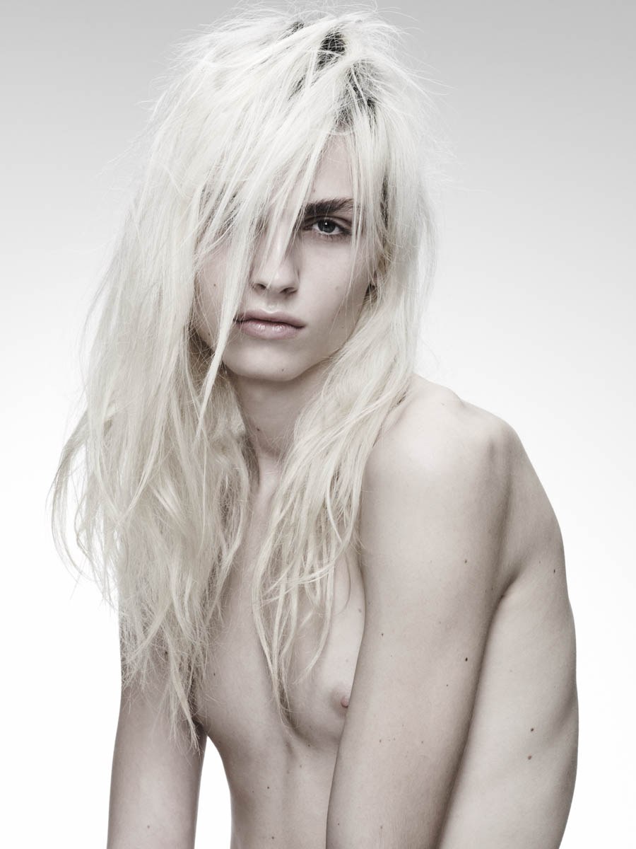Androgin Andrey Pezhich Naked