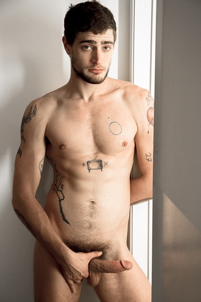 Naked Justin Brody photo