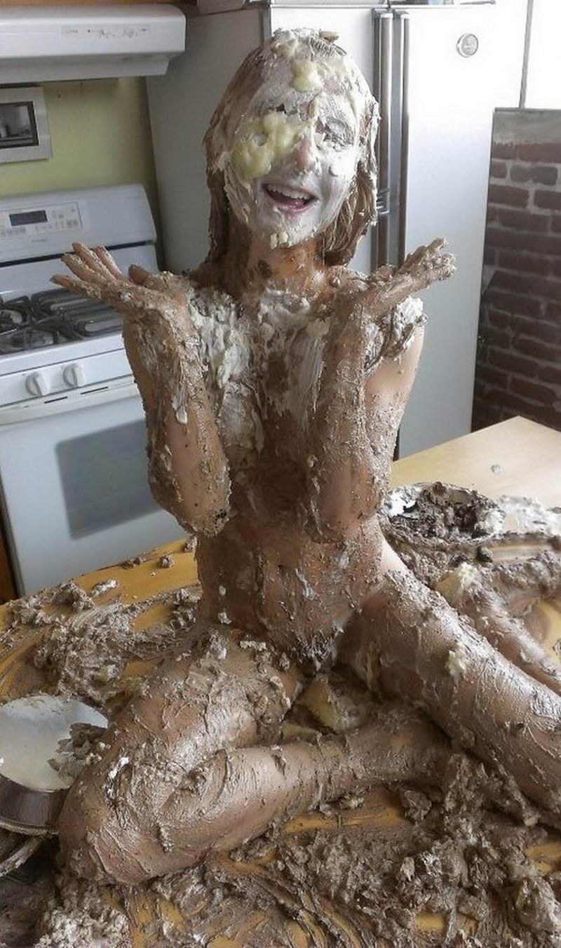 Footfetish with lesbian cake