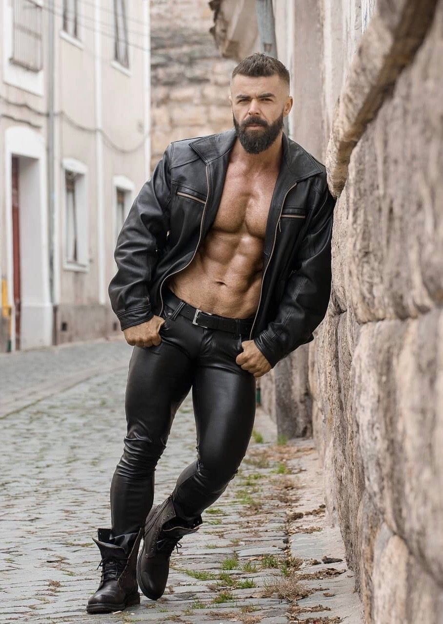 Mature porn in latex