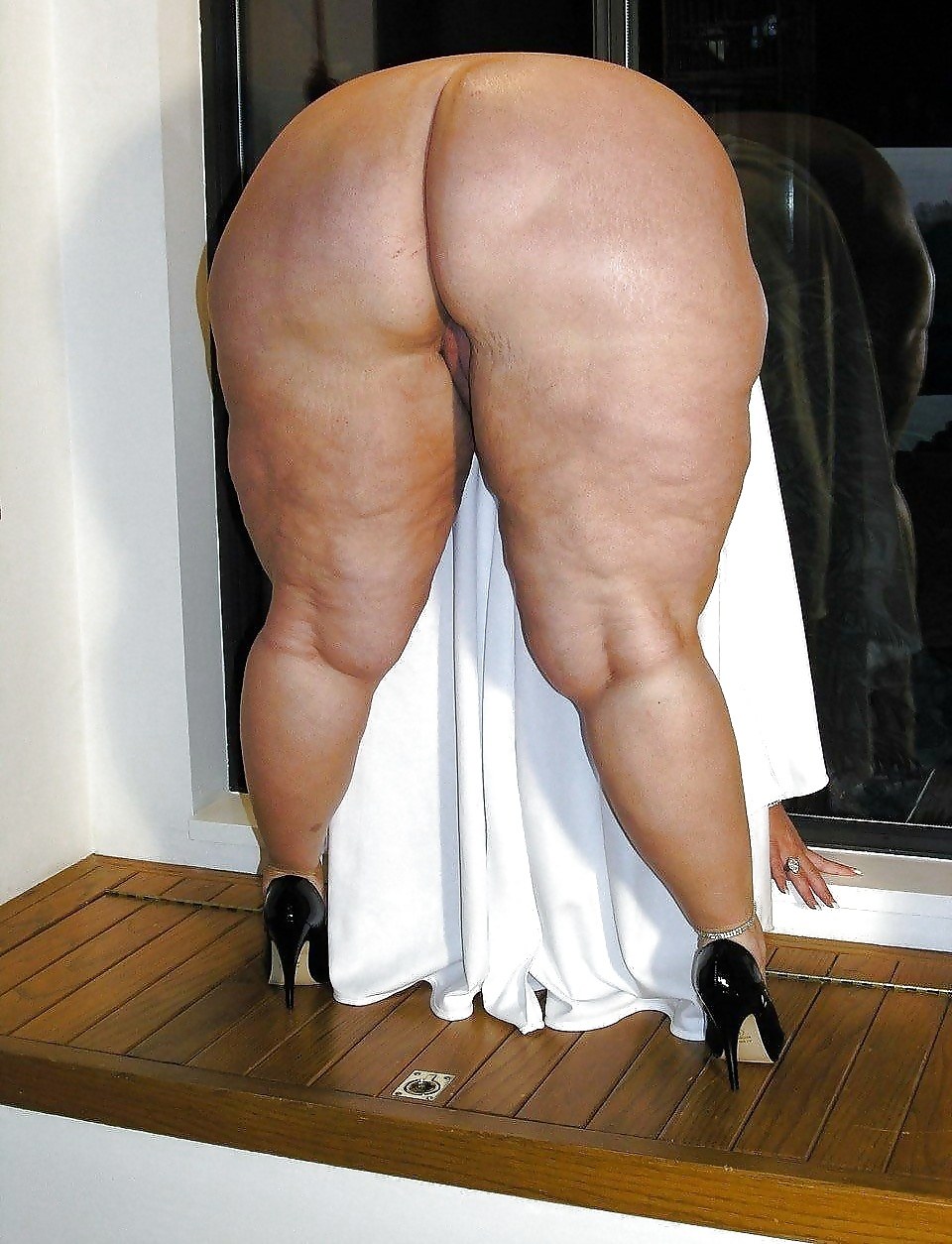 Ass Mom with an angle from behind