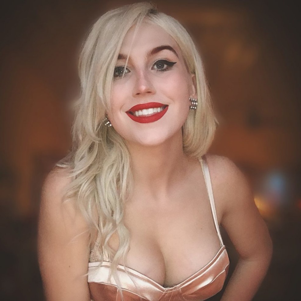 Simi arwyn naked ass vagin