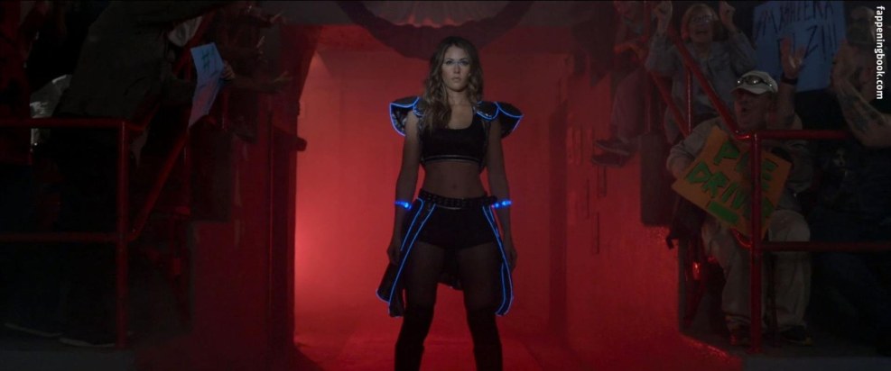 Amanda Cruis Amanda Crew