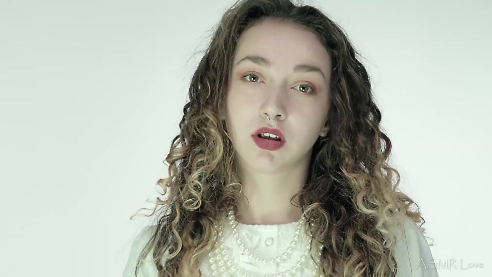 Caitlin Siragusa asmr