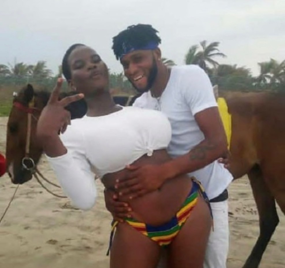 Singing Pamella Anderson