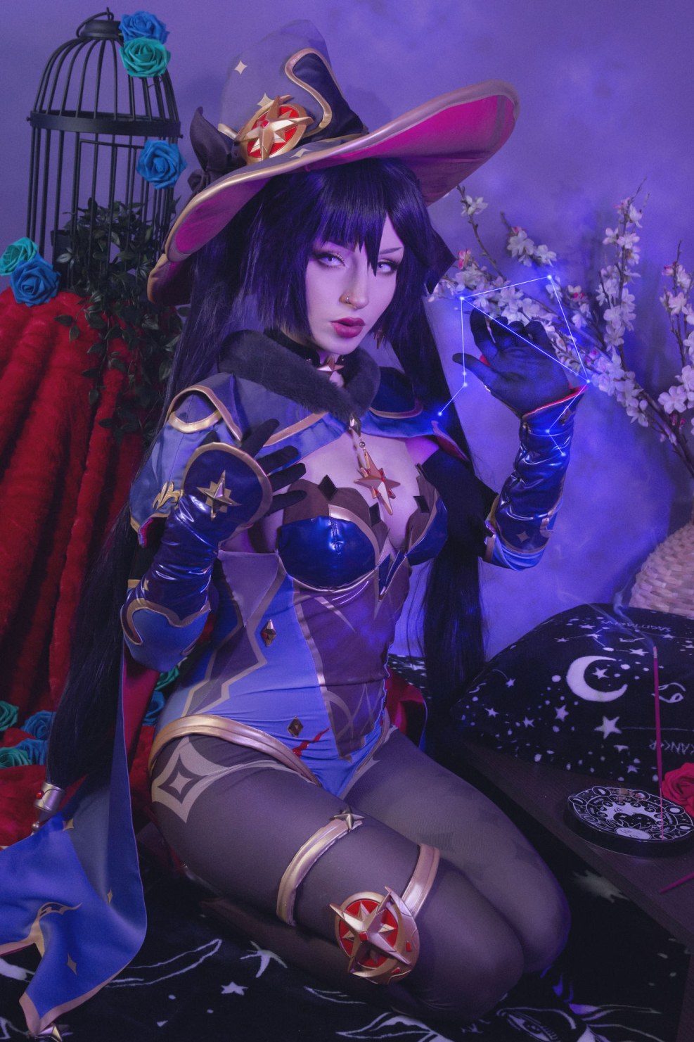 Mona cosplay Genshin
