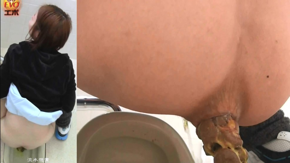 Defecation of the girl Spy Cam