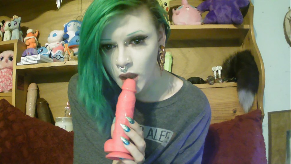 Drama is worn by Nikki Dream