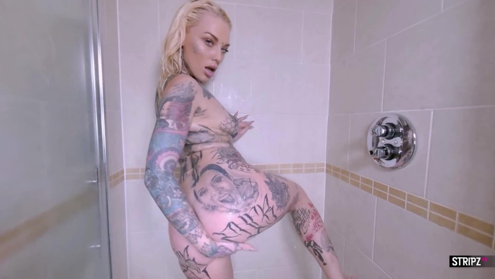 Лаурен Брок тату голая