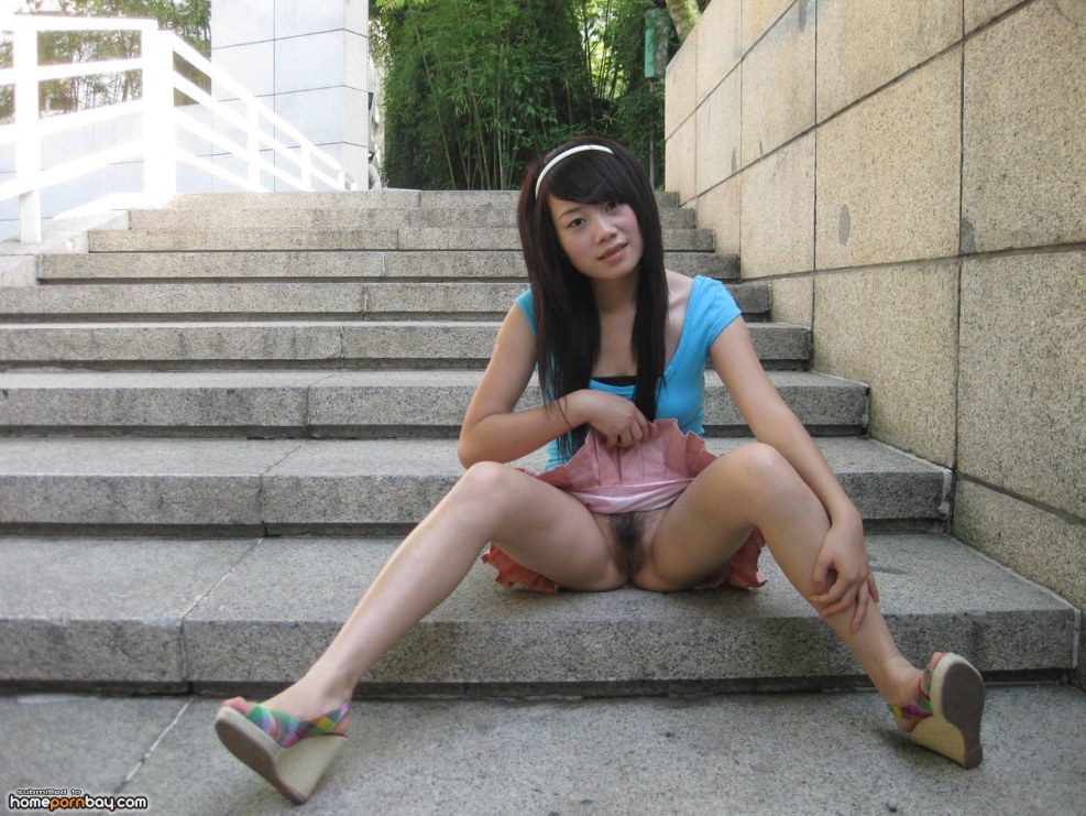 Young girls without panties