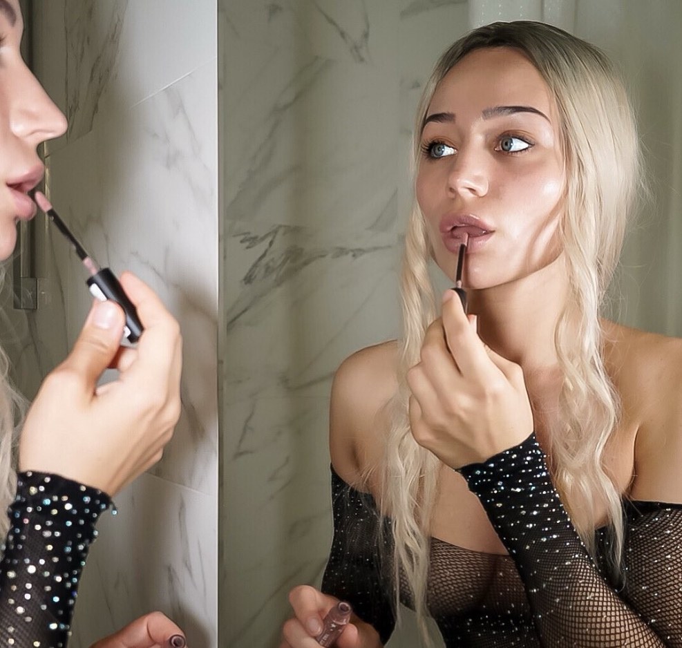 Alice Green Vagina close -up