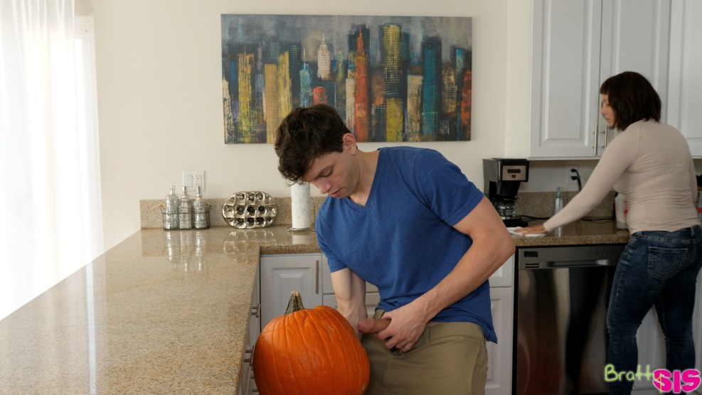 BratTy SIS pumpkin