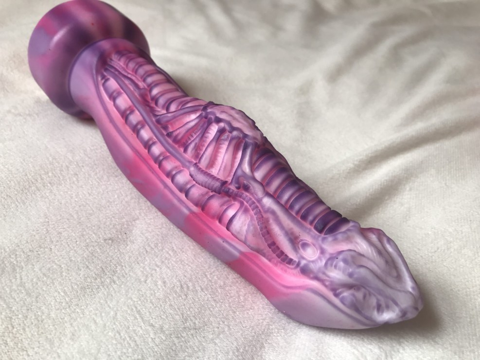 The phallimitator of the alien