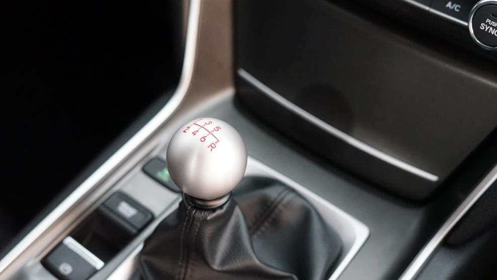 Dodge Challenger коробка передач