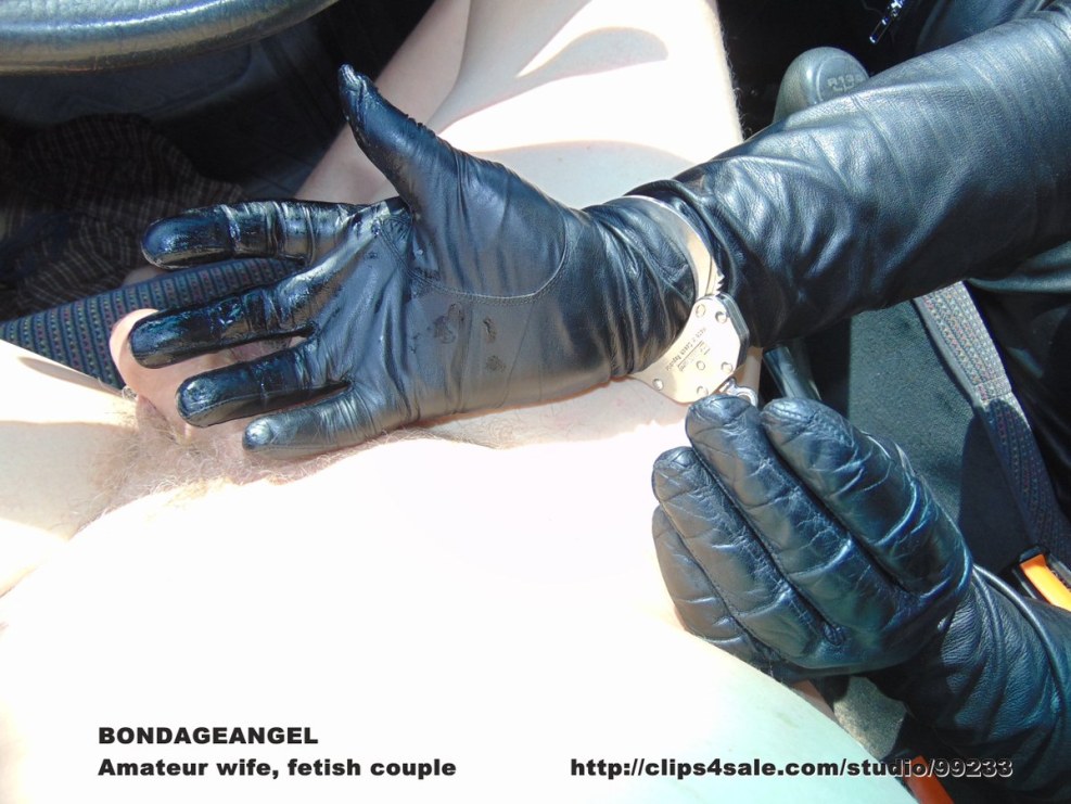 Leather gloves