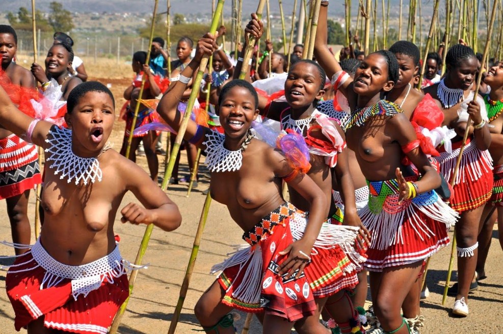 Naked Zulussian women