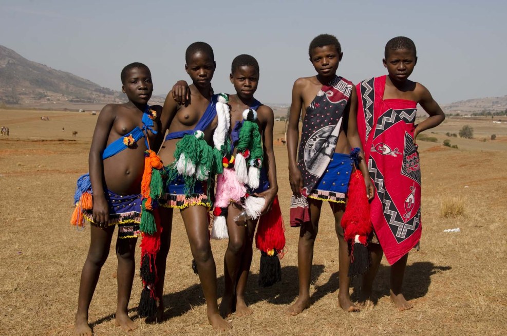 Naked Zulussian women