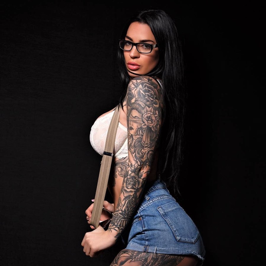 Brunette girls with tattoo