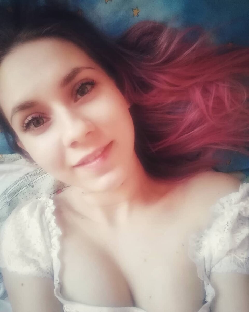 Moona drain naked completely