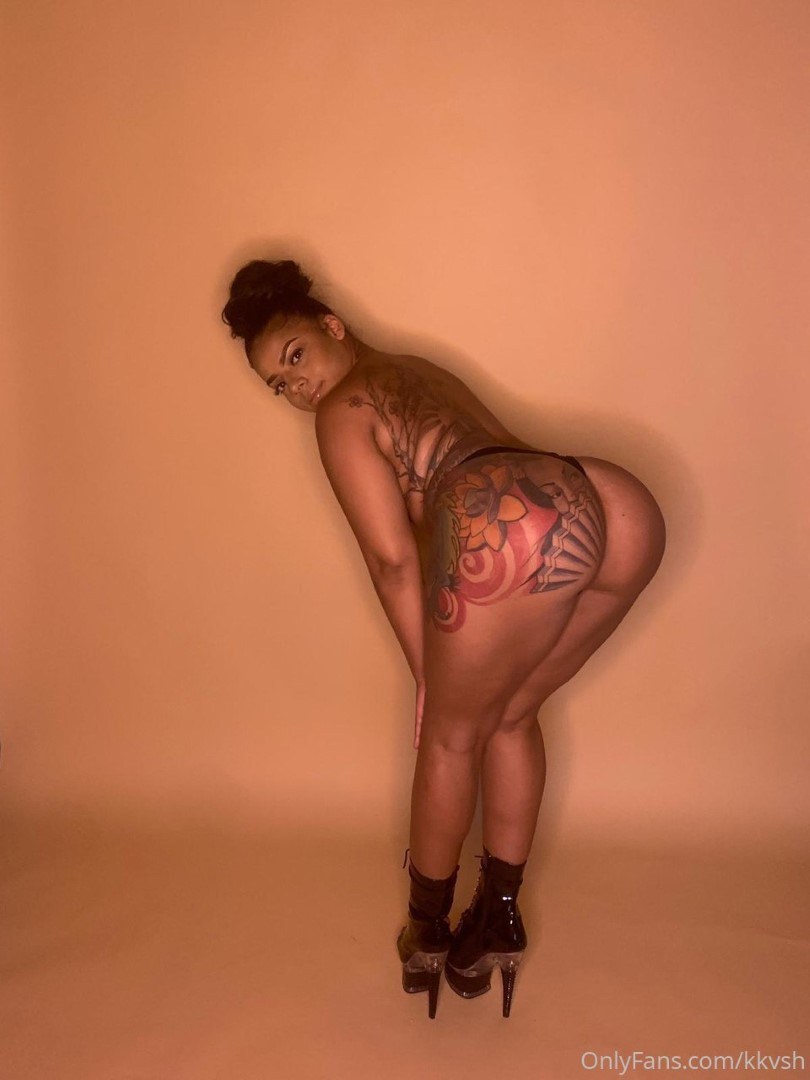 Mikail Saraviya Mikayla Saravia naked