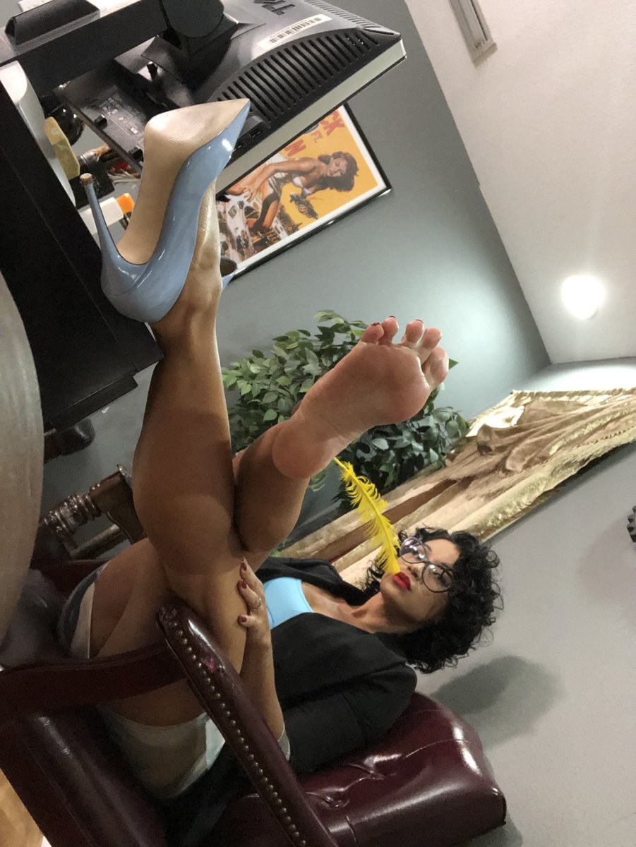 Sweaty Stinky Feet Vextrus