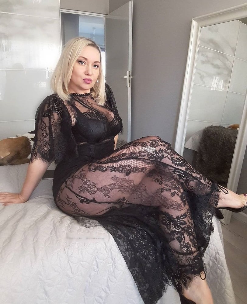 Porn actress Molly Ruvalli