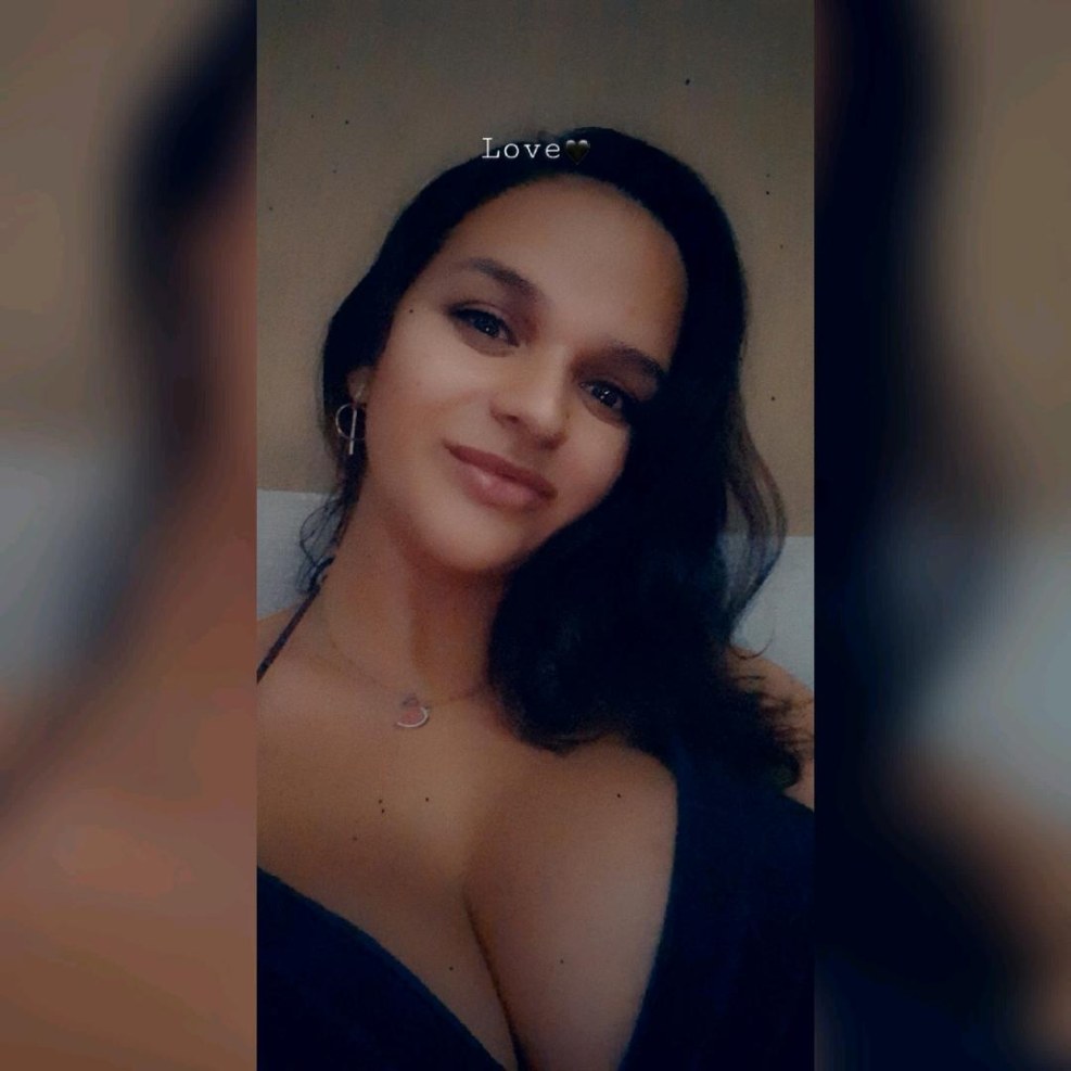 Carolina lozz @itslinalozz