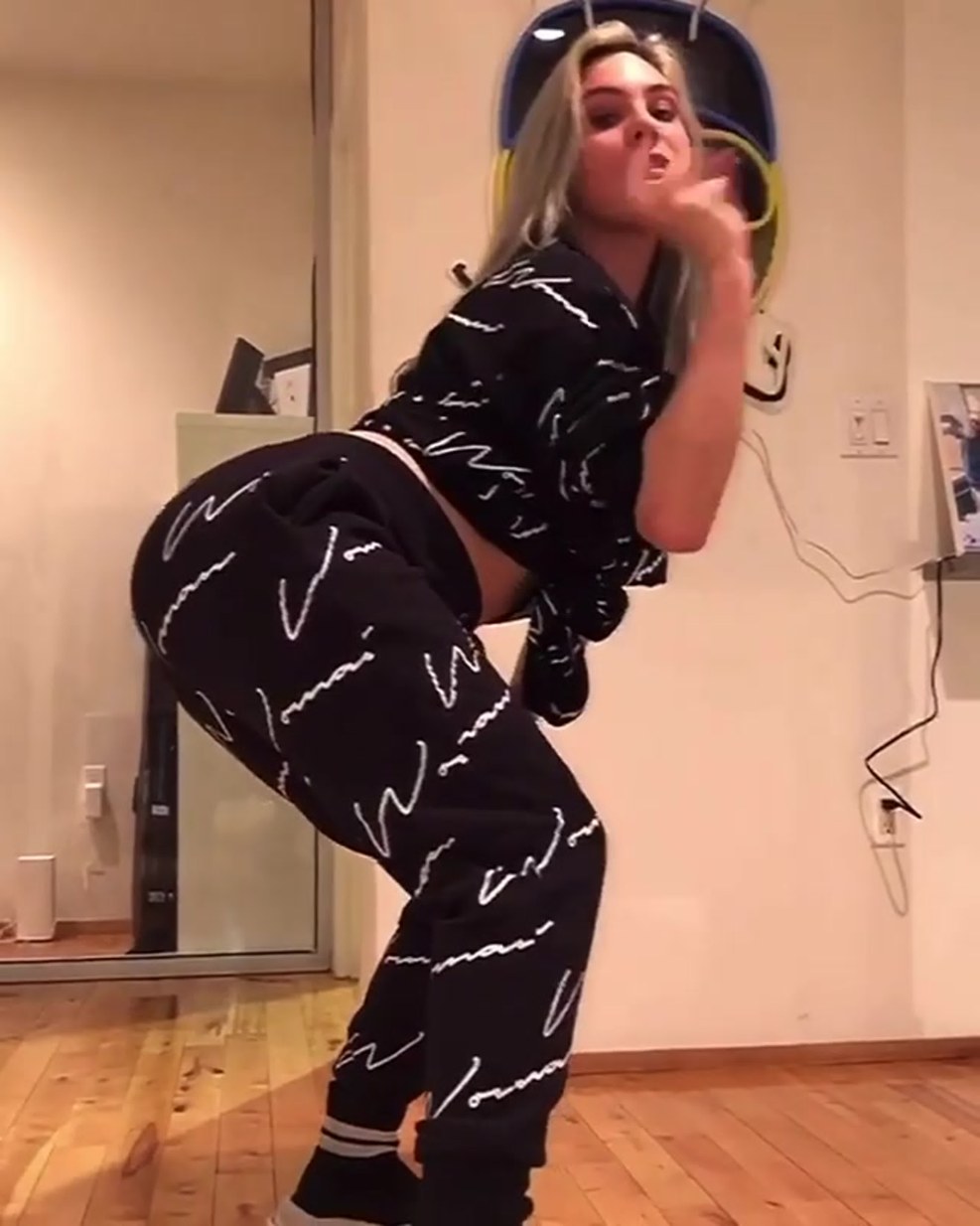 Charlotte Rose (Charlotte Rose)